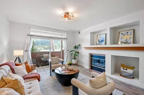 212 Crescent Ct, Brisbane, CA 94005