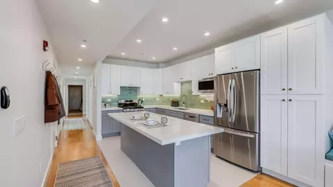 Kitchen - 275 9th St 3, Oakland, CA 94607 photo 4 of 5
