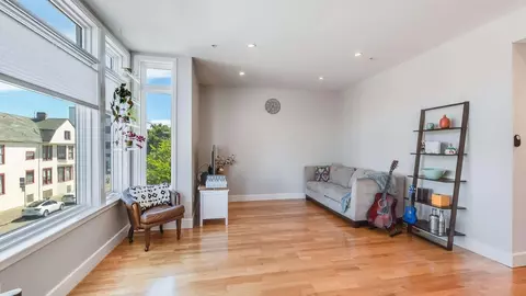 Living - 275 9th St 3, Oakland, CA 94607 photo 2 of 3