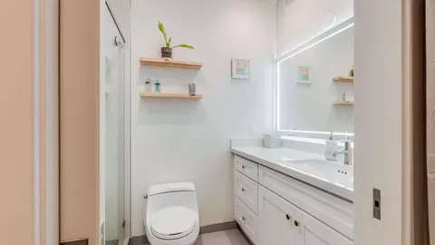 Bath - 275 9th St 3, Oakland, CA 94607 photo 2 of 3