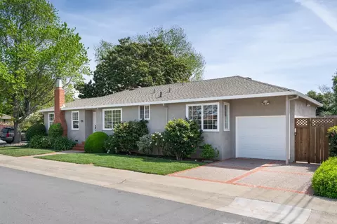 910 Folkstone Ave, San Mateo, CA 94402