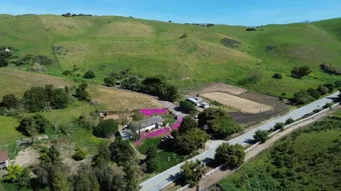 3463 Calaveras Rd, Milpitas, CA 95035 photo 2