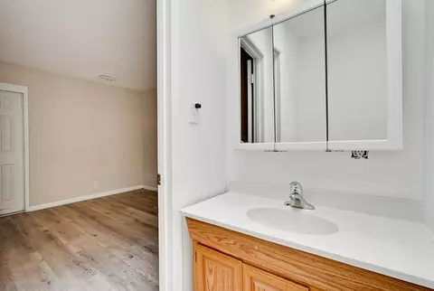 Bath - 36569 Beutke Dr, Newark, CA 94560 photo 4 of 4