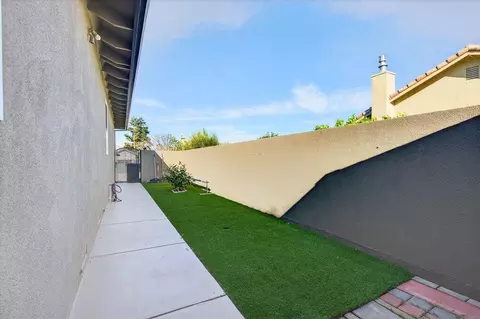 Exterior - 160 Dan Dr, Hollister, CA 95023 photo 11 of 12