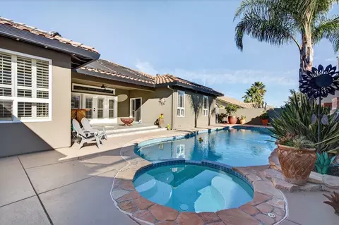 Exterior - 160 Dan Dr, Hollister, CA 95023 photo 5 of 12