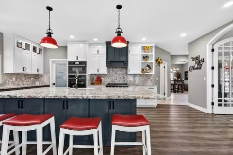 Kitchen - 160 Dan Dr, Hollister, CA 95023 photo 4 of 6