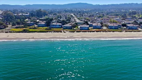 37 La Playa St 37, Monterey, CA 93940
