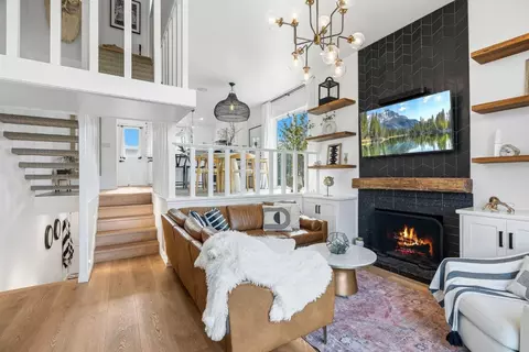 37 La Playa St 37, Monterey, CA 93940