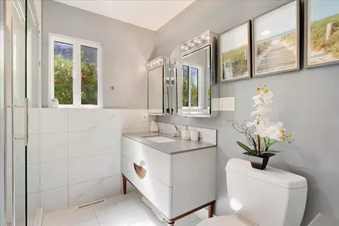 Bath - 587 Saint Andrews Dr, Aptos, CA 95003 photo 2 of 10