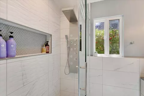 Bath - 587 Saint Andrews Dr, Aptos, CA 95003 photo 3 of 10