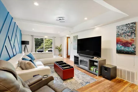 Living - 587 Saint Andrews Dr, Aptos, CA 95003 photo 10 of 11