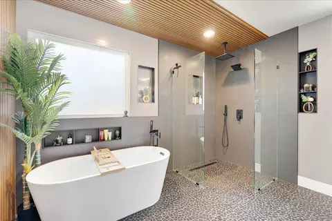 Bath - 587 Saint Andrews Dr, Aptos, CA 95003 photo 8 of 10