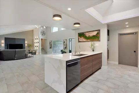 Kitchen - 587 Saint Andrews Dr, Aptos, CA 95003 photo 3 of 8