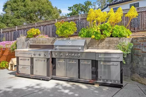 Kitchen - 587 Saint Andrews Dr, Aptos, CA 95003 photo 8 of 8