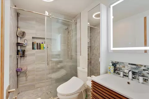 Bath - 587 Saint Andrews Dr, Aptos, CA 95003 photo 10 of 10