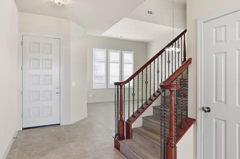 Entry Way - 3216 Allan Adale Dr, Modesto, CA 95355 photo 4 of 8