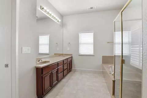 Bath - 3216 Allan Adale Dr, Modesto, CA 95355 photo 1 of 5