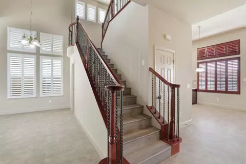 Entry Way - 3216 Allan Adale Dr, Modesto, CA 95355 photo 5 of 8