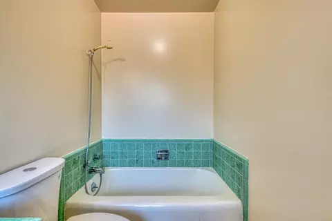 Bath - 1163 Granada Ave, Salinas, CA 93906 photo 5 of 5