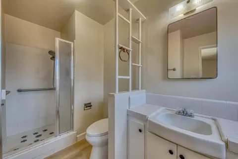 Bath - 1163 Granada Ave, Salinas, CA 93906 photo 3 of 5