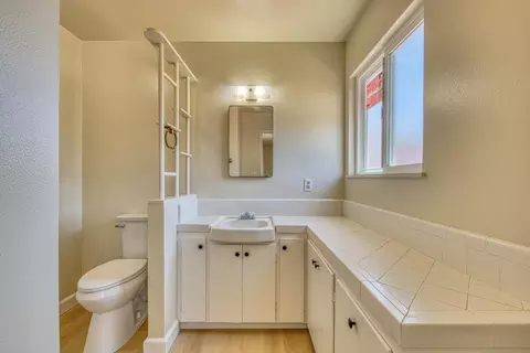 Bath - 1163 Granada Ave, Salinas, CA 93906 photo 2 of 5