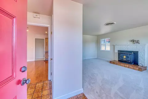 Entry Way - 1163 Granada Ave, Salinas, CA 93906 photo 1 of 2
