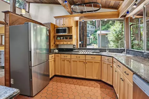 Kitchen - 973 Forest Way, Brookdale, CA 95007 photo 2 of 5