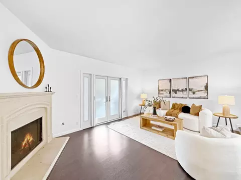 Living - 201 Flynn Ave 13, Mountain View, CA 94043 photo 3 of 3