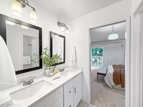 Bath - 201 Flynn Ave 13, Mountain View, CA 94043 photo 2 of 4