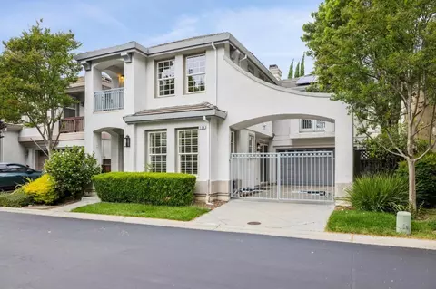 529 Plum Blossom Ln, Campbell, CA 95008
