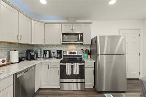 Kitchen - 2180 Patton Ave, Napa, CA 94559 photo 7 of 8