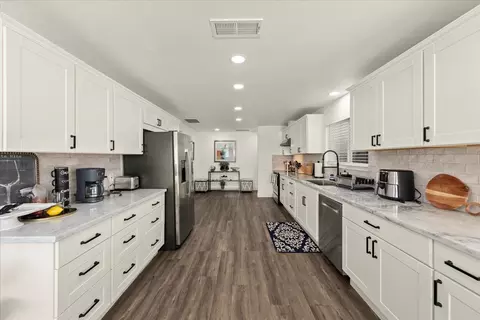 Kitchen - 2180 Patton Ave, Napa, CA 94559 photo 2 of 8