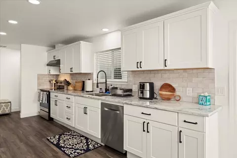 Kitchen - 2180 Patton Ave, Napa, CA 94559 photo 3 of 8