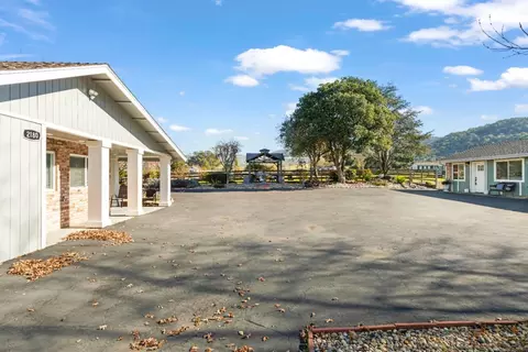 Exterior - 2180 Patton Ave, Napa, CA 94559 photo 3 of 10