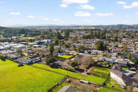 View/Area - 2180 Patton Ave, Napa, CA 94559 photo 8 of 9