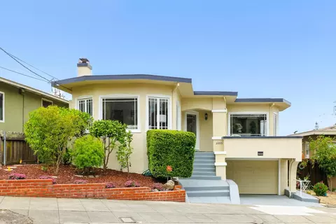 5555 Carlton St, Oakland, CA 94618
