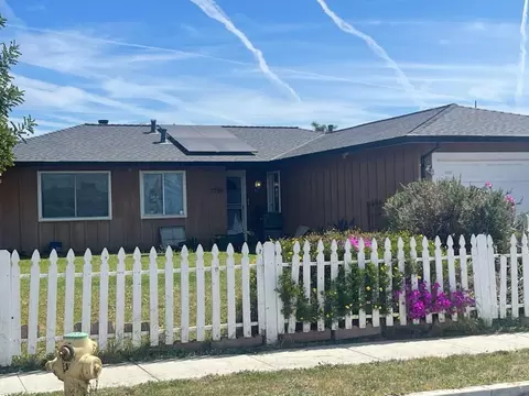 1796 Emerald Dr, Salinas, CA 93906