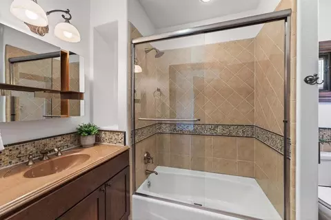 Bath - 41 S Circle Dr, Santa Cruz, CA 95060 photo 5 of 7