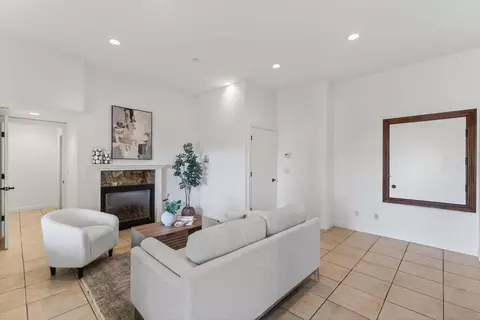 Living - 41 S Circle Dr, Santa Cruz, CA 95060 photo 5 of 5