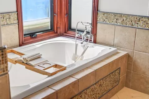 Bath - 41 S Circle Dr, Santa Cruz, CA 95060 photo 3 of 7