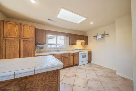 Kitchen - 40 Oak St, Salinas, CA 93901 photo 1 of 4