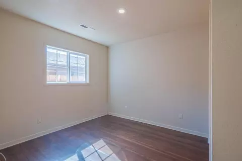 Bedroom - 40 Oak St, Salinas, CA 93901 photo 4 of 5