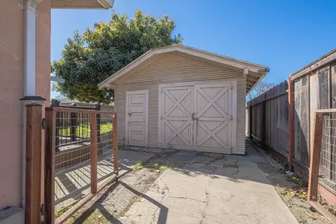 Exterior - 40 Oak St, Salinas, CA 93901 photo 4 of 5