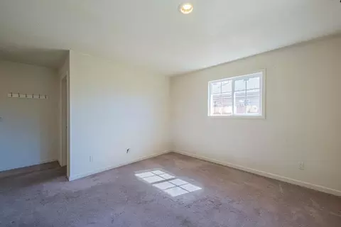 Bedroom - 40 Oak St, Salinas, CA 93901 photo 1 of 5