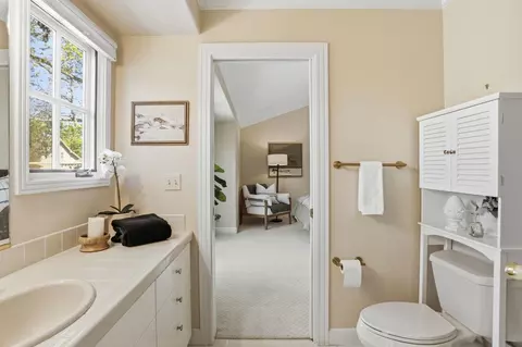 Bath - 25381 Markham Ln, Salinas, CA 93908 photo 4 of 5