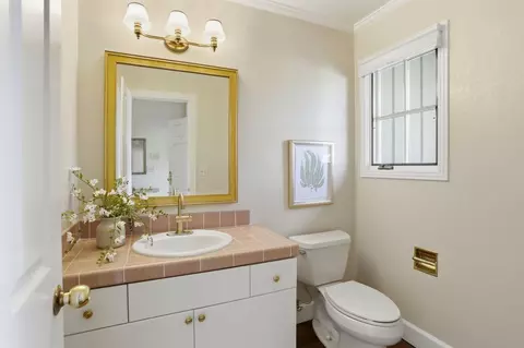 Bath - 25381 Markham Ln, Salinas, CA 93908 photo 1 of 5