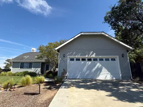 2468 Falcon Dr, Paso Robles, CA 93446