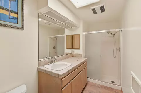 Bath - 31021 Camphora Rd, Soledad, CA 93960 photo 1 of 4