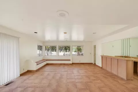 Living - 31021 Camphora Rd, Soledad, CA 93960 photo 5 of 7