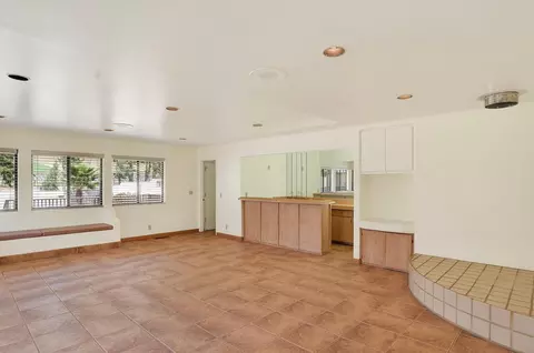 Living - 31021 Camphora Rd, Soledad, CA 93960 photo 4 of 7